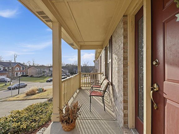 4th image of 32 Barnwood Ct