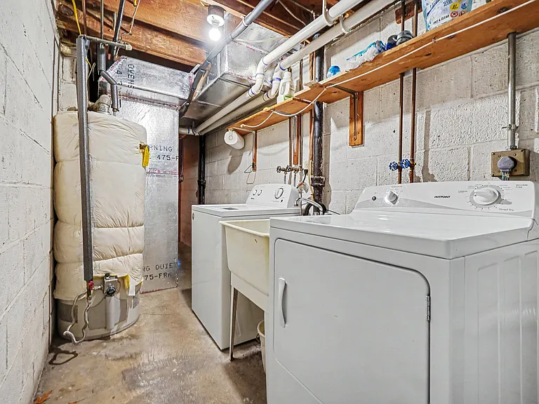 Washer/dryer hookups in basement