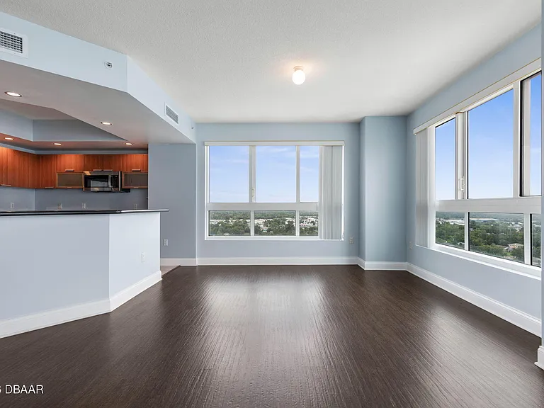241 Riverside Dr #1710 — Photo 9