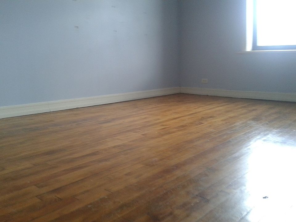 2nd image of 3044 34th St APT 4A