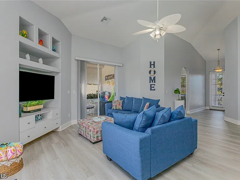 532 W Archer Pkwy — Photo 5