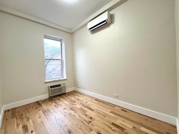 735 Rogers Avenue image 3 of 5