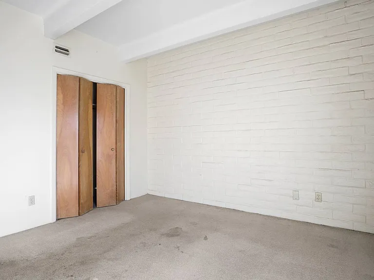 500 NE 15th St #102 — Photo 25