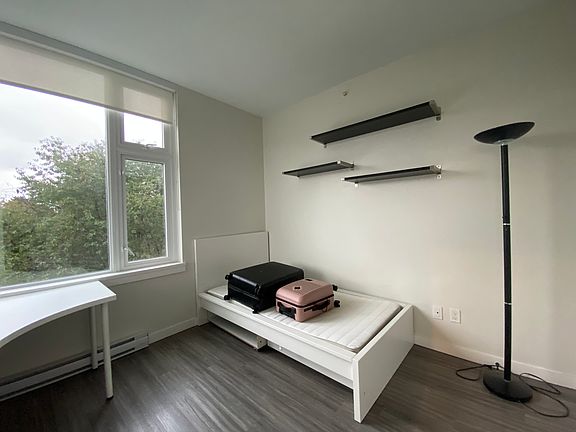 4th image of 311 E 6th Ave #303