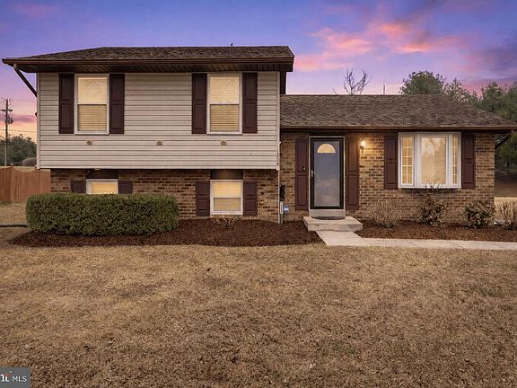2nd image of 1208 Dixie Bowie Way