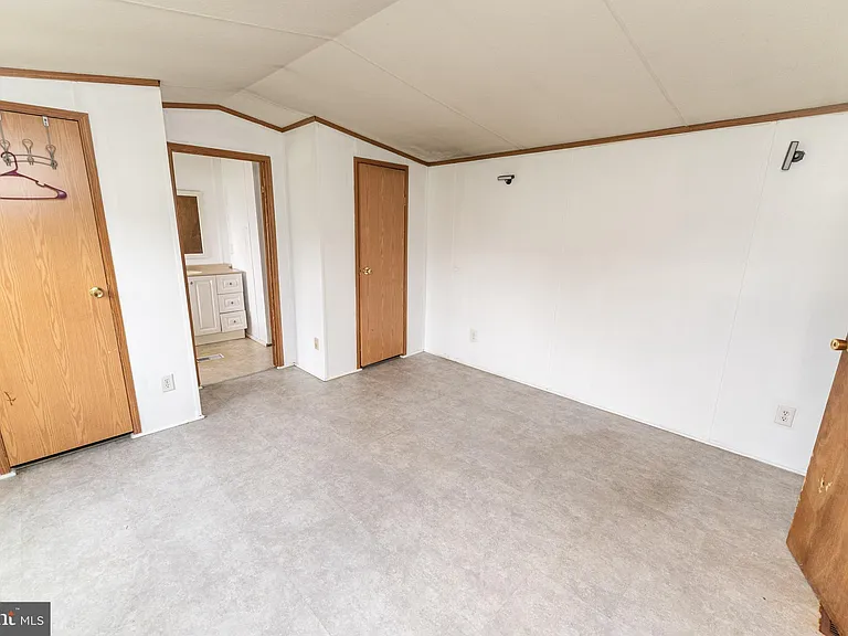 2350 Old Snow Hill Rd — Photo 28