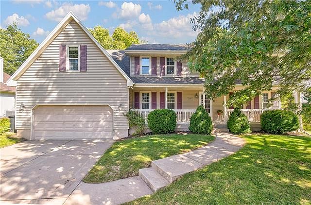 1st image of 405 NW Chateau Ct