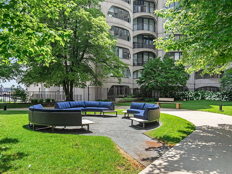 River City Apartments — Photo 30