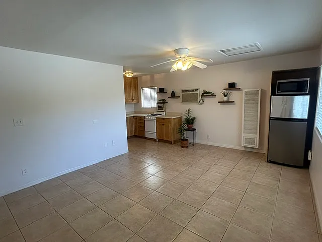 11464 1/2 Iris Ave — Photo 6