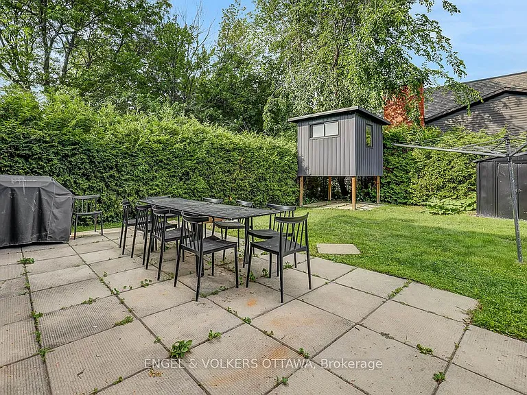 516 Buchanan Cres — Photo 36