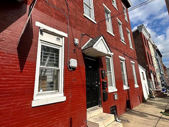 4th image of 1811 W Montgomery Ave