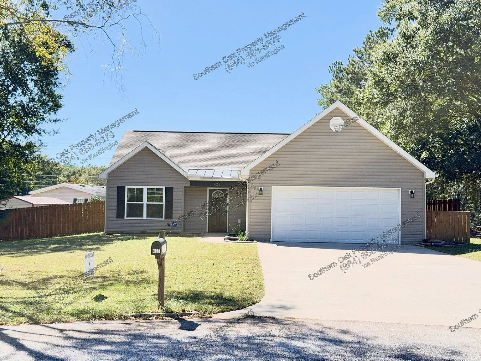 3 bed, 2.0 bath, 1450 sqft, $2,200 — Photo 2