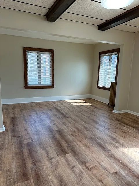1 bed, 900 sqft, $1,200 — Photo 2