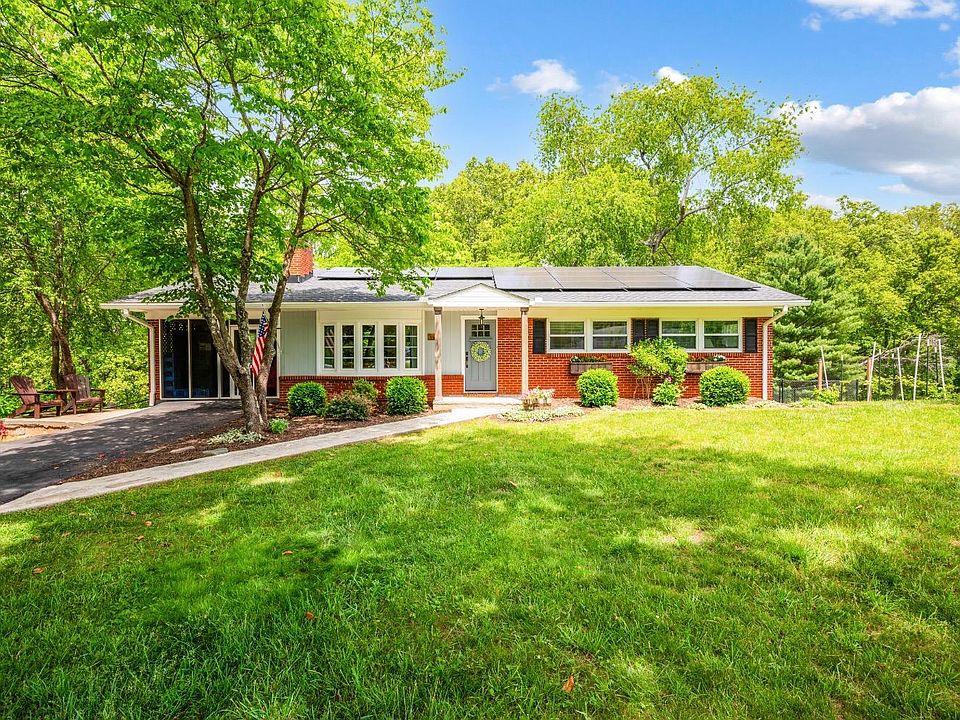 1st image of 132 Walton Dr