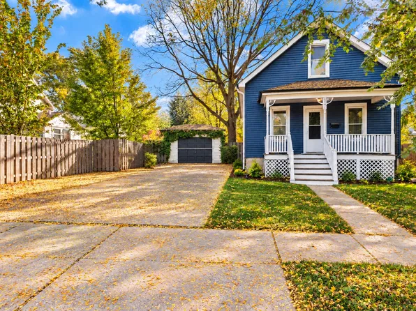 113 S Oakwood Ave, West Chicago, IL 60185