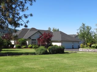 311 Grouse Creek Rd, Grants Pass, OR 97526