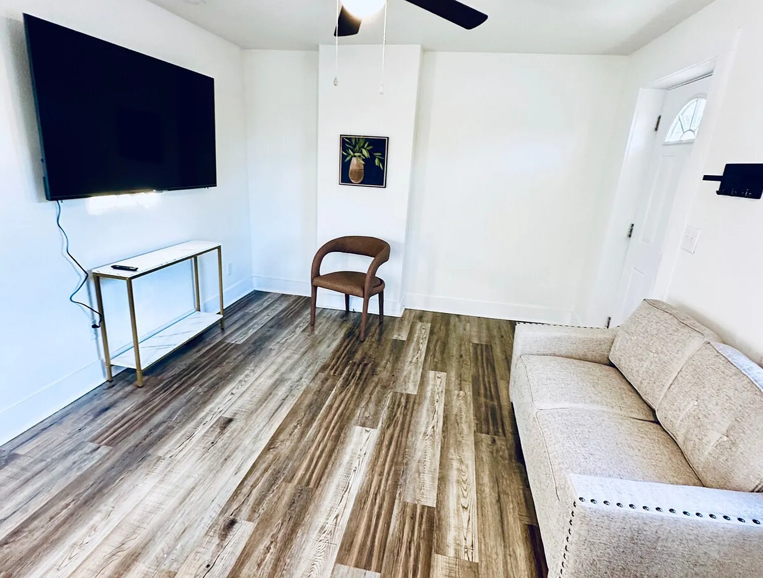 1 bed, 1.0 bath, $2,298 — Photo 2