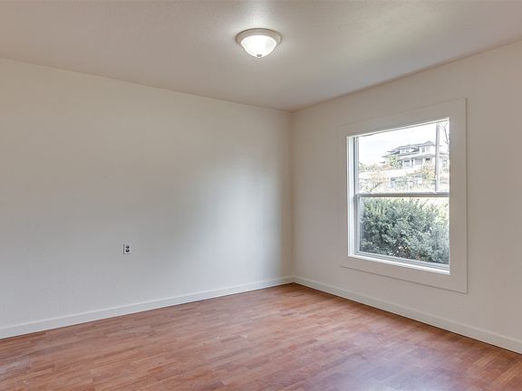4th image of 1229 N Madelia St