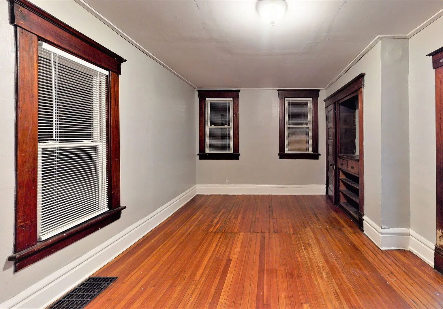 4 bed, 1.0 bath, $1,795 — Photo 3
