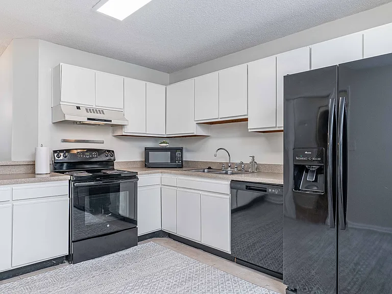 1850 Atlantic Dr #633 — Photo 10