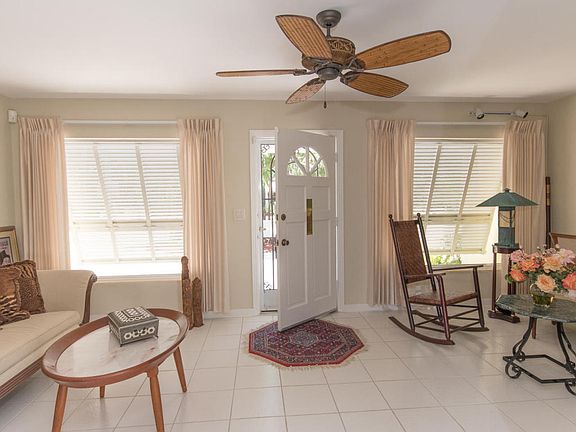 4th image of 330 Edwards Ln