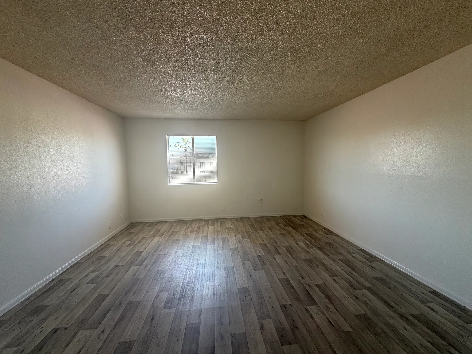 2 bed, 794 sqft, $1,099 — Photo 4