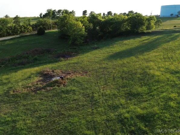 24 N 3985th Rd, Collinsville, OK 74021