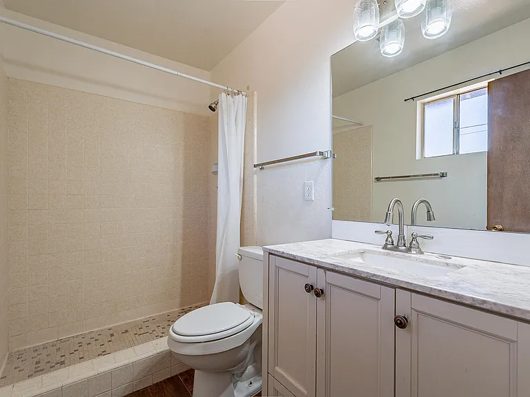 239 E Erie Dr — Photo 19