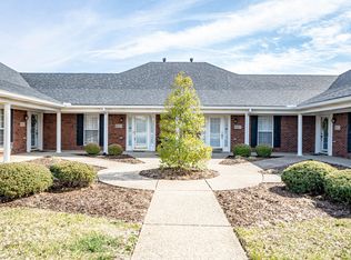 8013 Aspen Glen Dr, Louisville, KY 40228