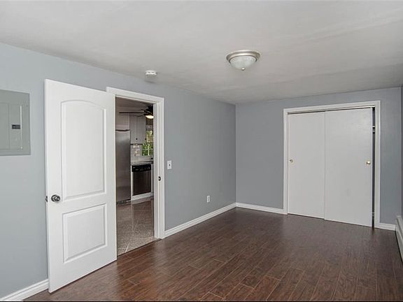 4th image of 28 Willow St