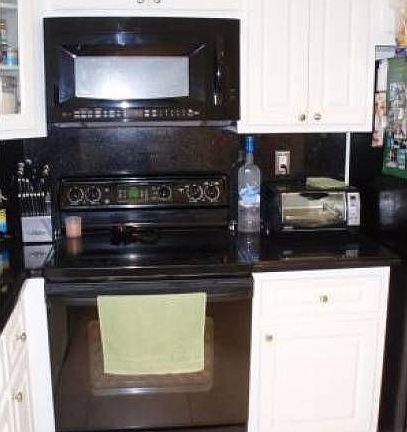 5th image of 300 Bayview Dr APT 1015