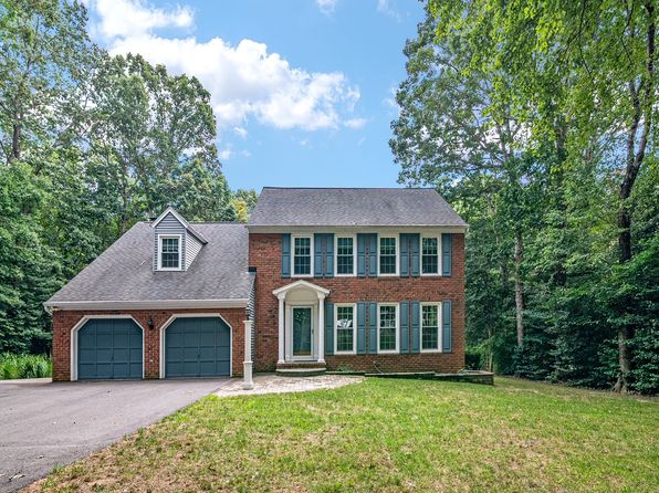 126 Amesbury Ct
