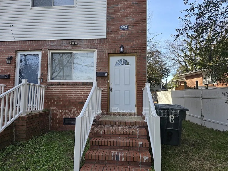 2 bed, 1.0 bath, 895 sqft, $1,450 — Photo 4