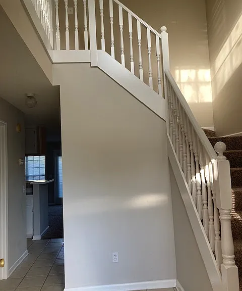 104 N Springview Dr — Photo 2