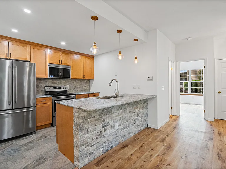 413 Hampton Place Blvd — Photo 3