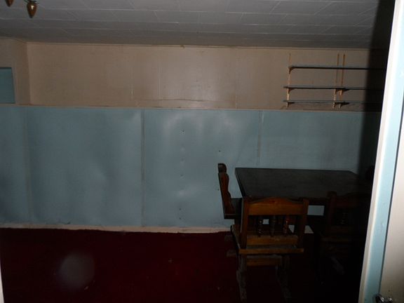 4th image of 1860 N Somerset Ave