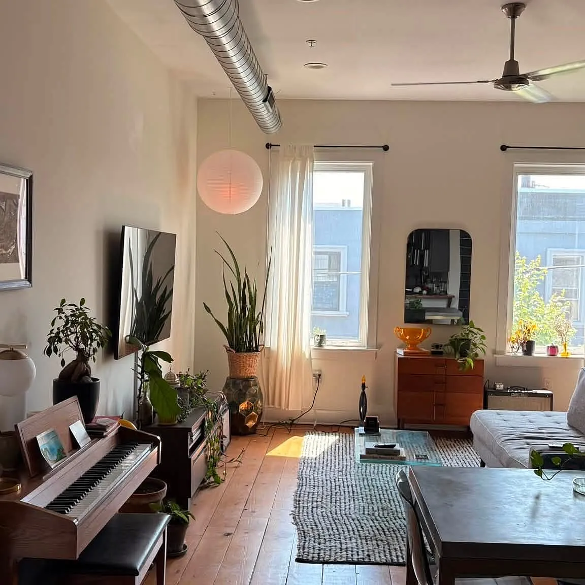 2 bed, 1100 sqft, $1,100 — Photo 2