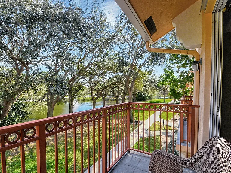 2030 Alta Meadows Ln #1208 — Photo 9
