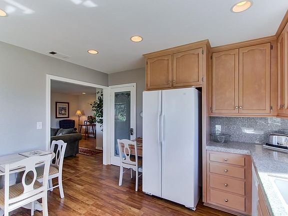 3rd image of 4729 Brighton Ave