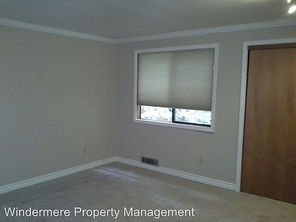 4th image of 16 Wisteria Ln
