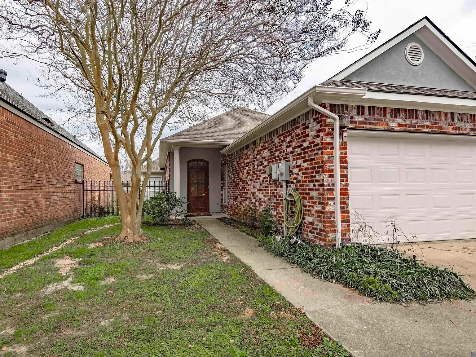 3 bed, 1459 sqft, $2,200 — Photo 2