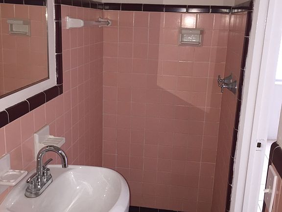 4th image of 338 7th St N APT 8