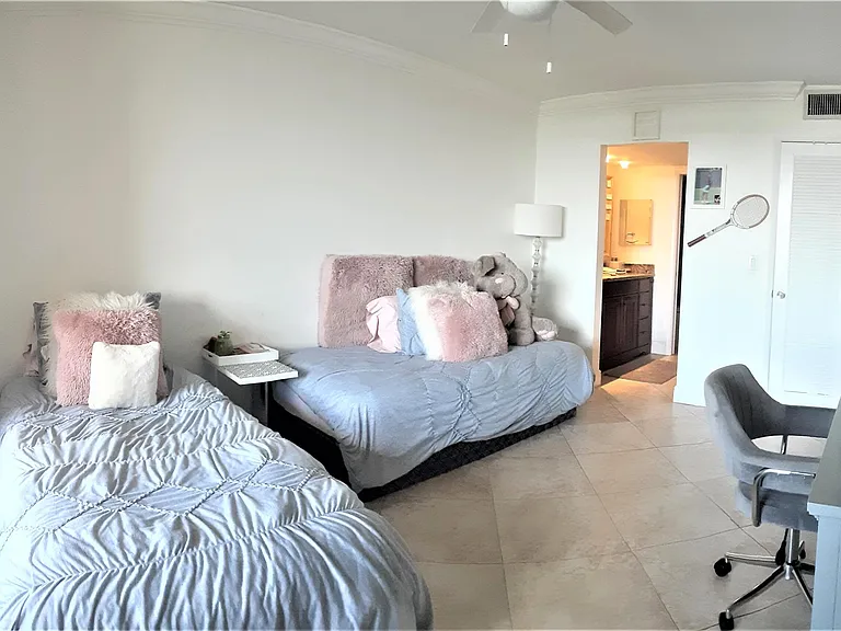 450 Egret Cir #9505 — Photo 22
