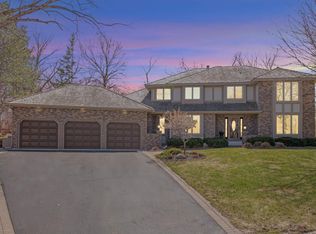 11797 Mount Curve Rd, Eden Prairie, MN 55347