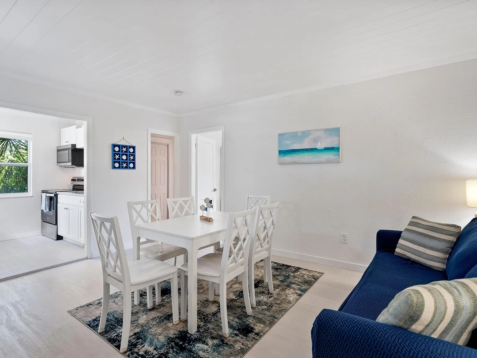 3 bed, 1.0 bath, 870 sqft, $3,450 — Photo 2