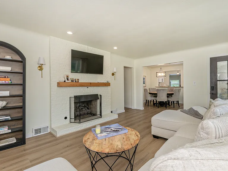 569 Bishop Rd — Photo 19