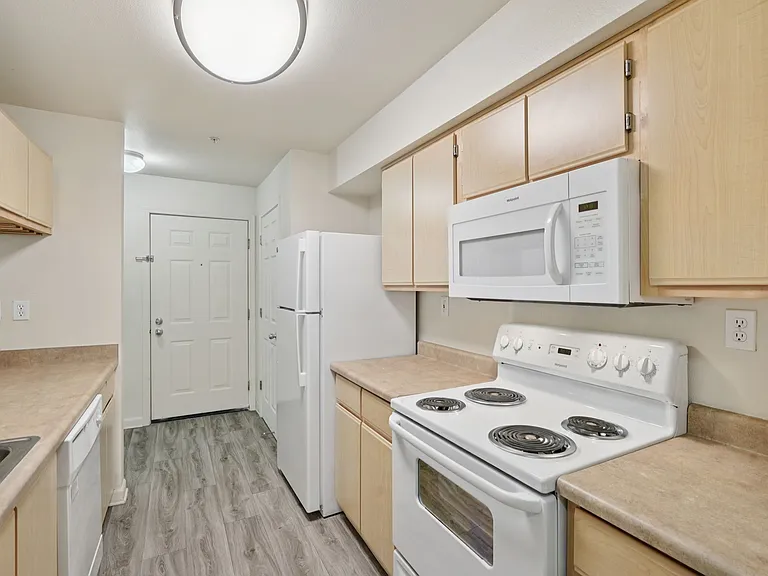 Oak Tree Apartments — Photo 74