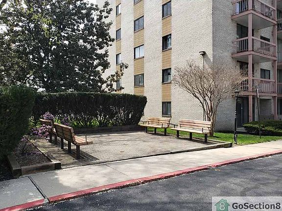 3rd image of 130 Slade Ave APT 511