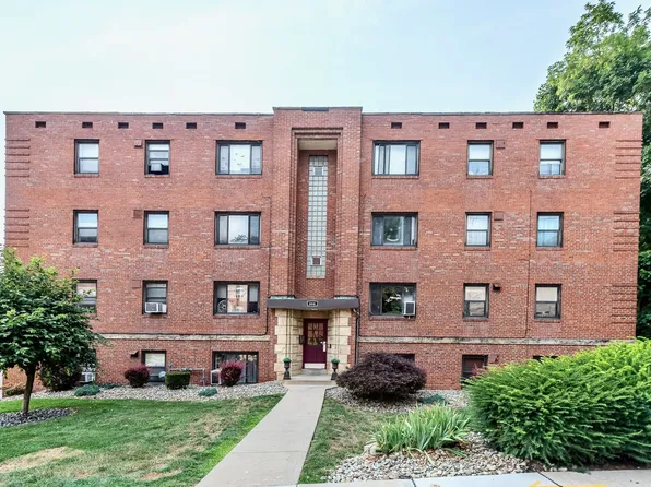 Spacious 1 Bedroom Apartments in the Heart of Mt. Lebanon * Pet Friendly * Walk to the T * Availa..., 666 Florida Ave APT 7, Pittsburgh, PA 15228
