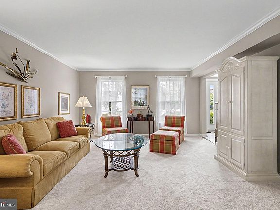 5th image of 825 Delray Dr